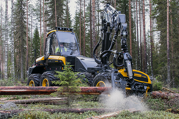 Harvester PONSSE Bear im Einsatz