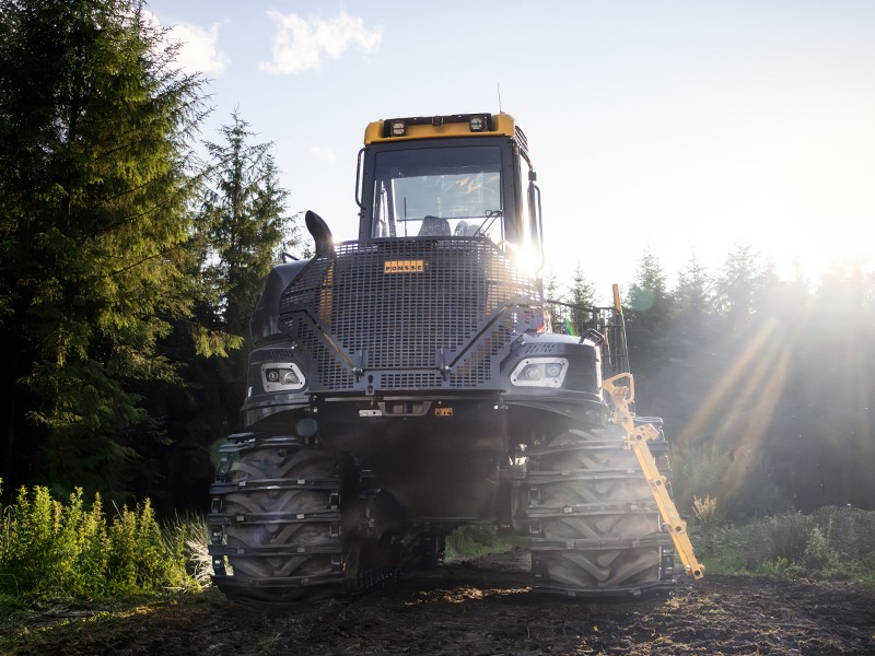 Bänder für Forstmaschinen von Clark Tracks im Einsatz