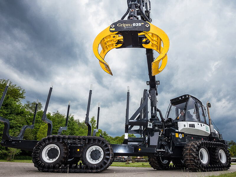 Schwerlastgreifer HSP Gripen 035 HD bei Wahlers Forsttechnik im Einsatz
