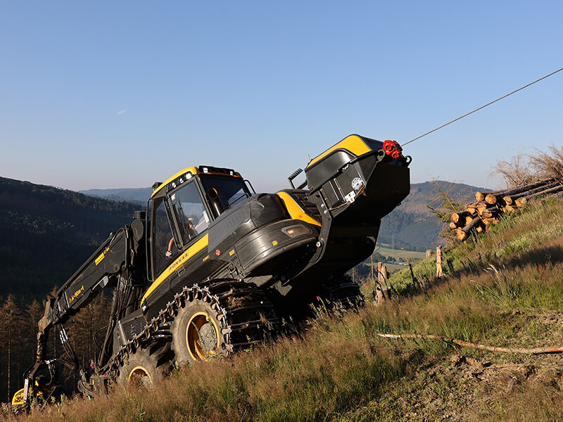 Die Synchrowinch HV2 von Herzog Forsttechnik im Einsatz