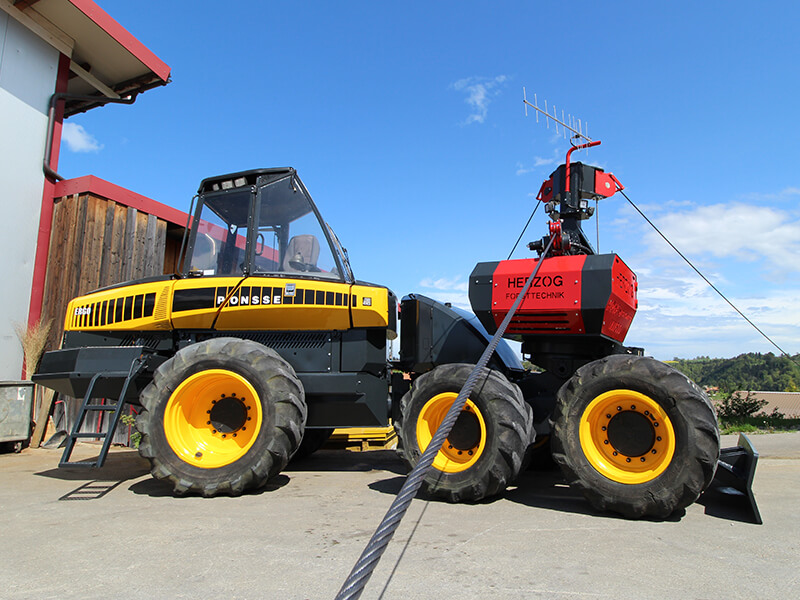 Die Synchrowinch MW500 von Herzog Forsttechnik auf einem PONSSE Ergo im Einsatz