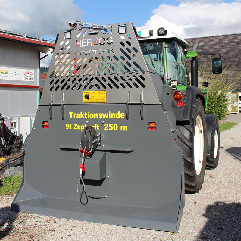 Herzog Forsttechnik Synchrowinch 3-Punkt Universal als Traktoranbau im Detail